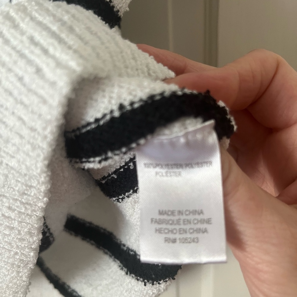 Bobeau White and Black Striped Crew Neck sleeveless Sweater - Picture 4 of 6